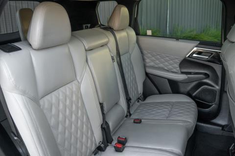 2022 Mitsubishi Outlander VRX 4WD - Thumbnail