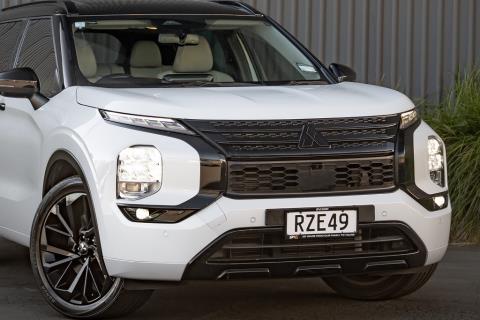 2022 Mitsubishi Outlander VRX 4WD - Thumbnail