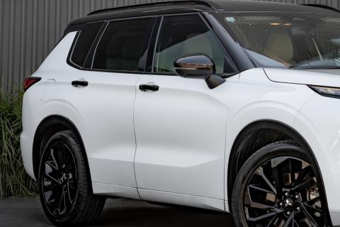 2022 Mitsubishi Outlander VRX 4WD - Thumbnail