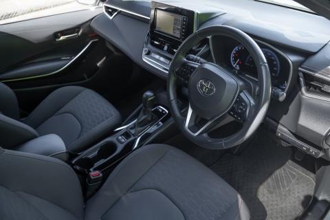 2018 Toyota Corolla Hybrid /  Auris - Thumbnail