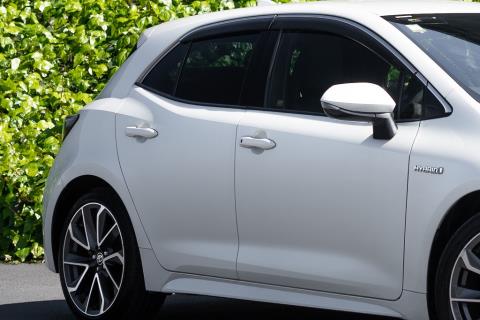 2018 Toyota Corolla Hybrid /  Auris - Thumbnail