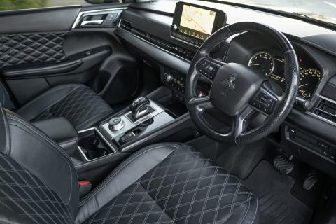 2022 Mitsubishi Outlander VRX 4WD - Thumbnail