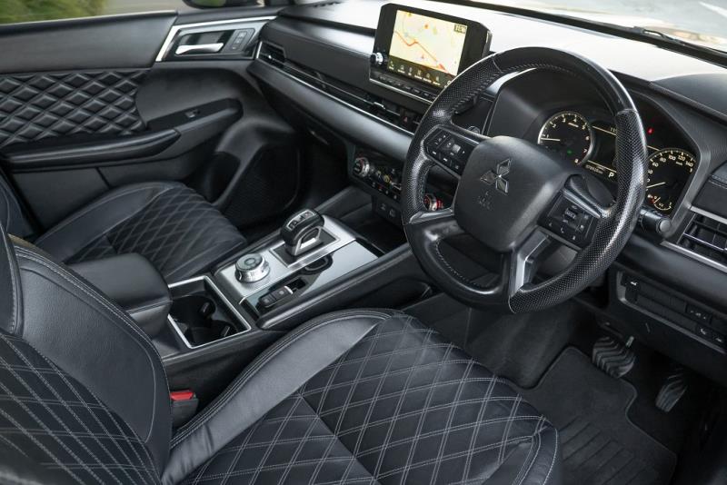 2022 Mitsubishi Outlander VRX 4WD