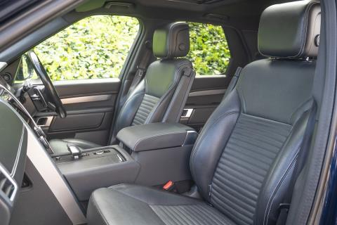 2021 Land Rover Discovery D250 R-Dynamic - Thumbnail