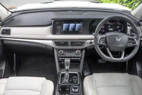 2024 Mahindra XUV700 AX7L Black Edition - Thumbnail