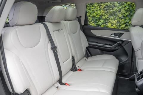 2024 Mahindra XUV700 AX7L Black Edition - Thumbnail