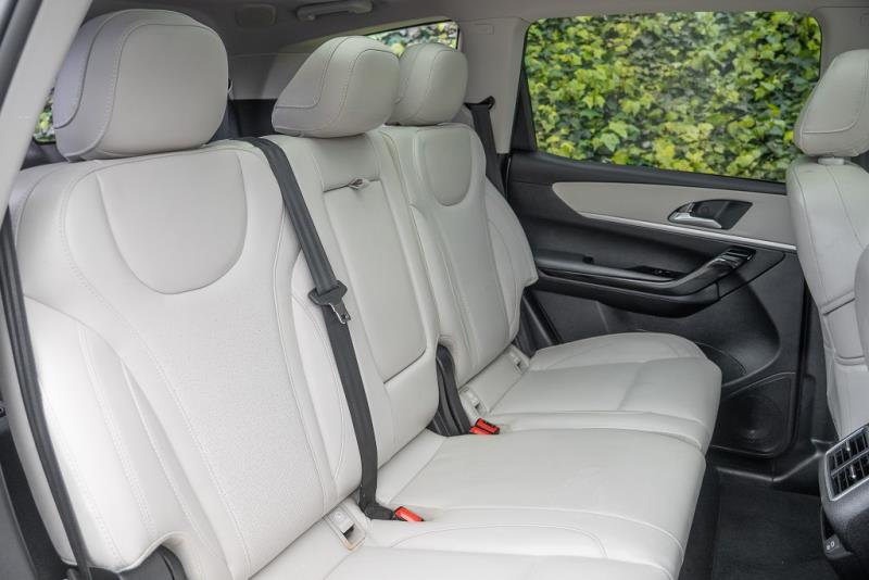 2024 Mahindra XUV700 AX7L Black Edition