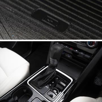 2024 Mahindra XUV700 AX7L Black Edition - Thumbnail