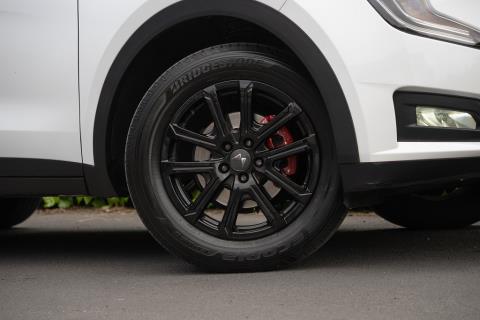 2024 Mahindra XUV700 AX7L Black Edition - Thumbnail