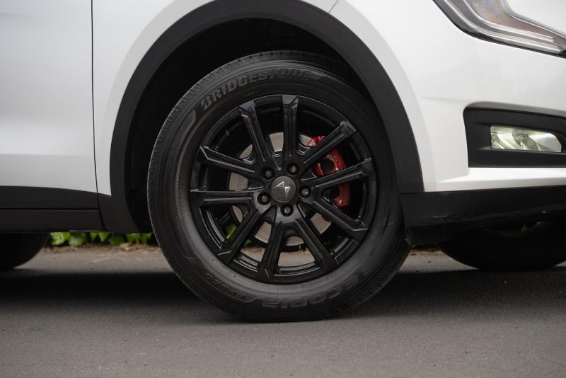 2024 Mahindra XUV700 AX7L Black Edition