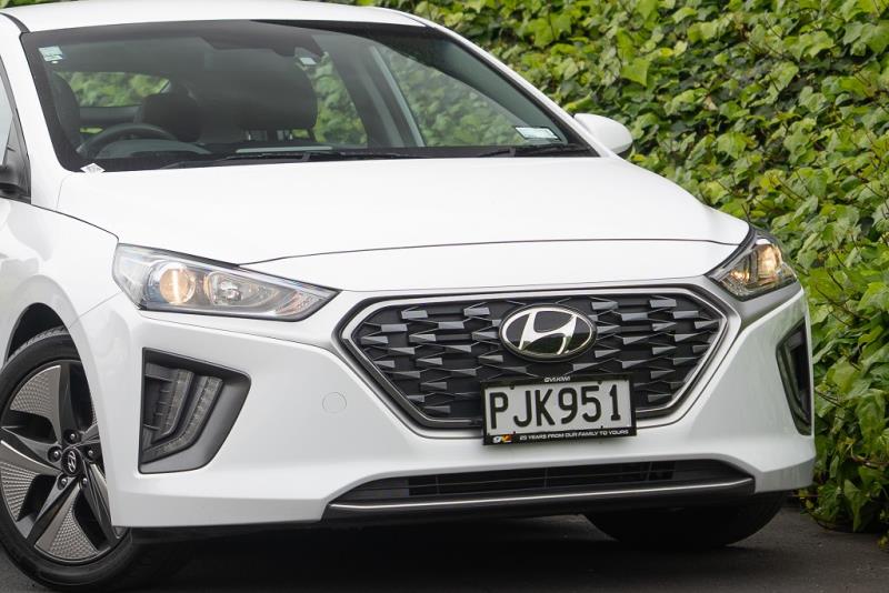 2022 Hyundai IONIQ Hybrid