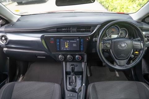 2017 Toyota Corolla GLX / Auris 1.8P - Thumbnail