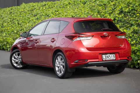 2017 Toyota Corolla GLX / Auris 1.8P - Thumbnail