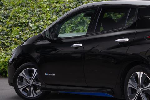 2018 Nissan Leaf 40G - Thumbnail