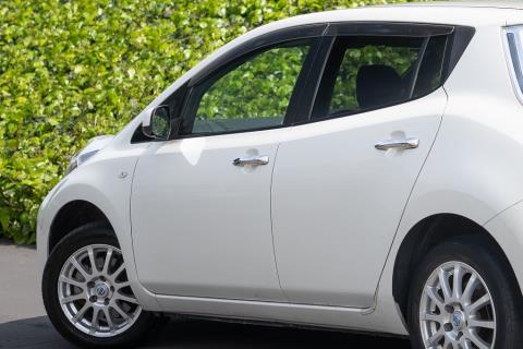 2015 Nissan Leaf 24S Gen 2 67% SOH - Thumbnail