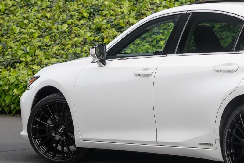 2019 Lexus ES 300h Hybrid