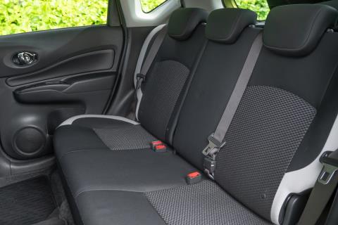 2018 Nissan Note e-Power X - Thumbnail