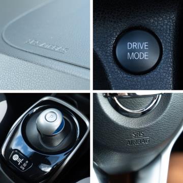 2018 Nissan Note e-Power X - Thumbnail