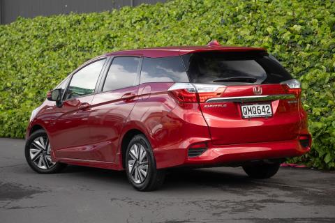 2016 Honda Shuttle X Hybrid - Thumbnail