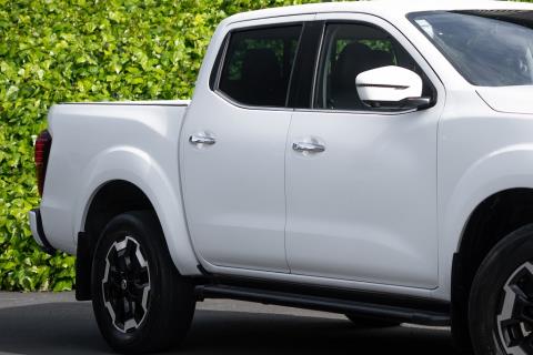 2022 Nissan Navara ST-X 2.3D/7AT - Thumbnail