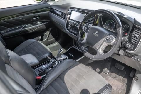 2018 Mitsubishi Outlander PHEV G - Thumbnail