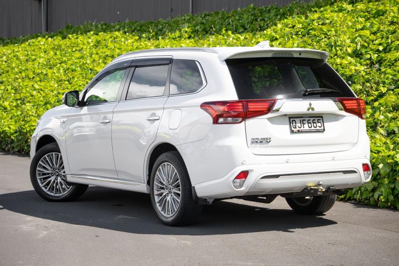 2018 Mitsubishi Outlander PHEV G