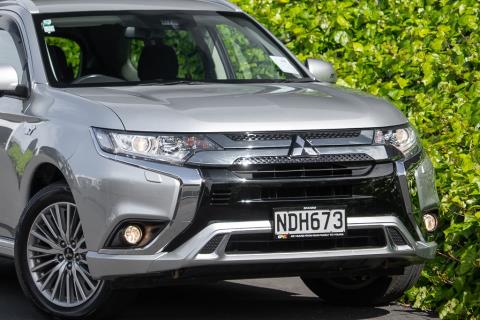 2020 Mitsubishi Outlander XLS PHEV - Thumbnail
