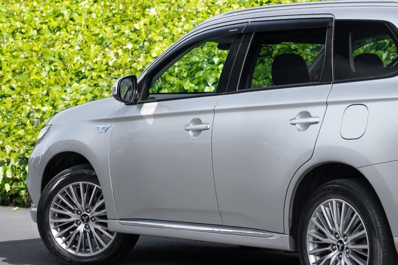 2020 Mitsubishi Outlander XLS PHEV