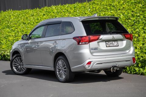 2020 Mitsubishi Outlander XLS PHEV - Thumbnail
