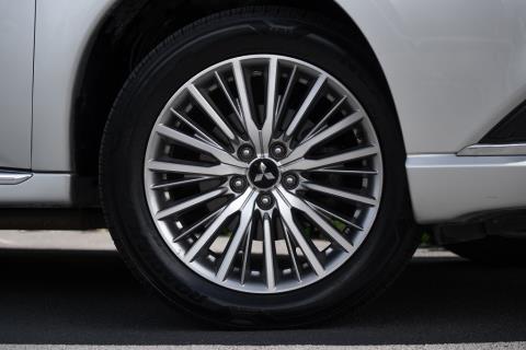 2020 Mitsubishi Outlander XLS PHEV - Thumbnail