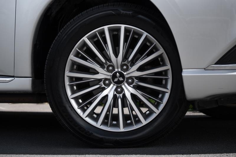 2020 Mitsubishi Outlander XLS PHEV