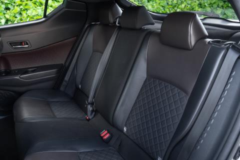 2018 Toyota C-HR Sport Hybrid G - Thumbnail