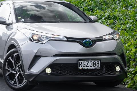2018 Toyota C-HR Sport Hybrid G - Thumbnail