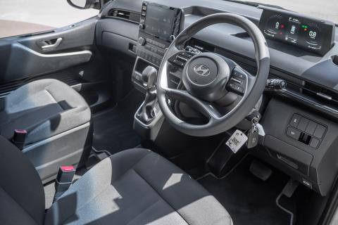 2025 Hyundai Staria Load 2.2DT - Thumbnail