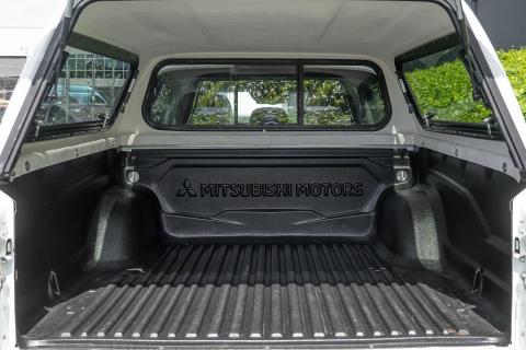 2020 Mitsubishi Triton VRX 4x4 - Thumbnail
