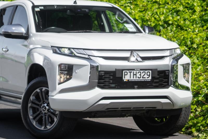 2020 Mitsubishi Triton VRX 4x4