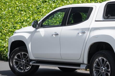 2020 Mitsubishi Triton VRX 4x4 - Thumbnail