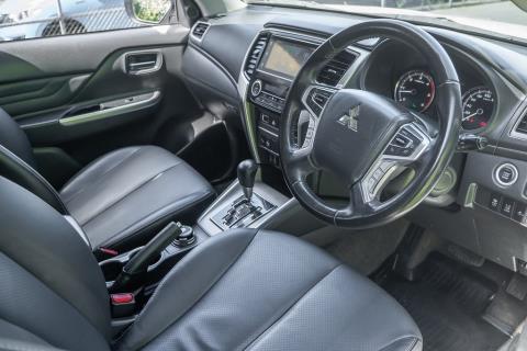 2020 Mitsubishi Triton VRX 4x4 - Thumbnail